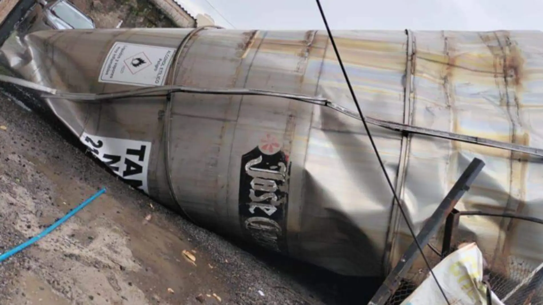 Explosión provoca que vuele tanque de la tequilera José Cuervo